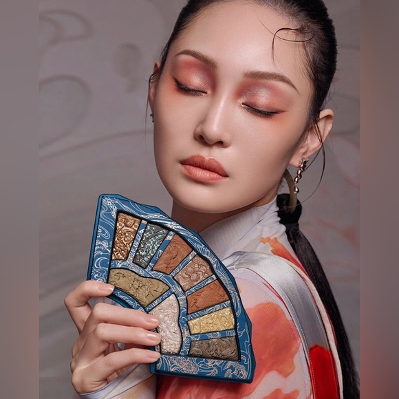 FLORASIS🌸Makeup Palette engraved - Picture 5 of 8